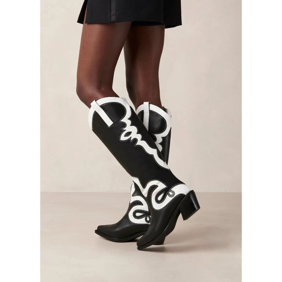 Alohas Mount Dallas Boots in Black & White Size 38